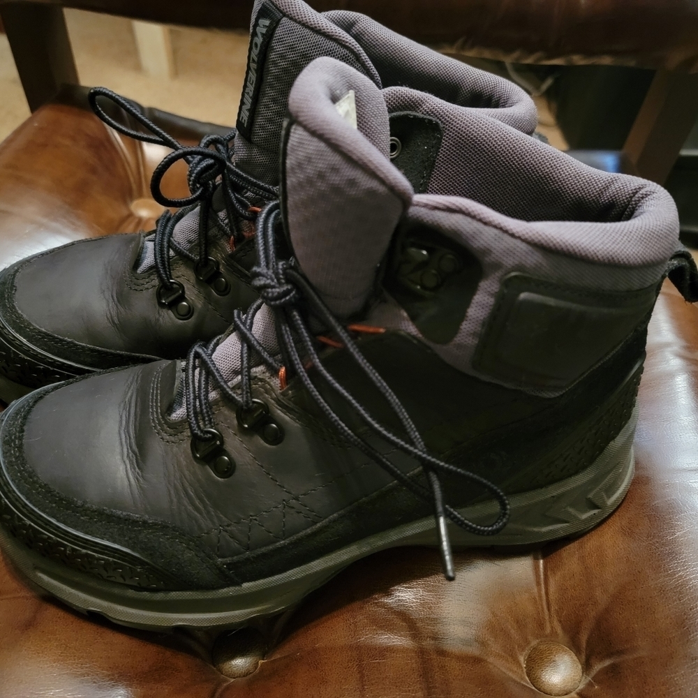 MEN'S Sz 9 M Black Waterproof Hiking Boots by Wolverine Leather upper